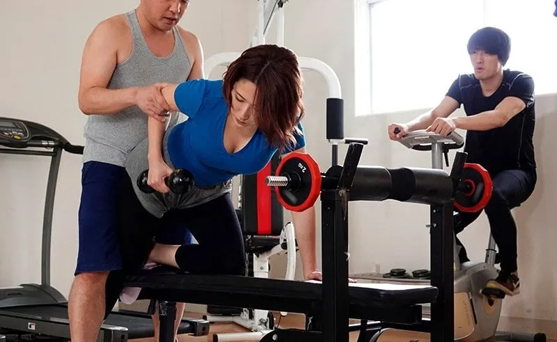Gã chồng phát hiện bà xã cắm sừng với huấn luyện viên thể hình